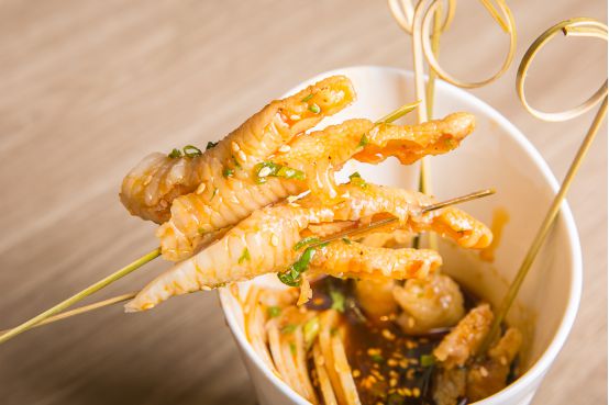 乐动体育太二酸菜鱼东北首店沈阳万象城劲爽开市(图2)