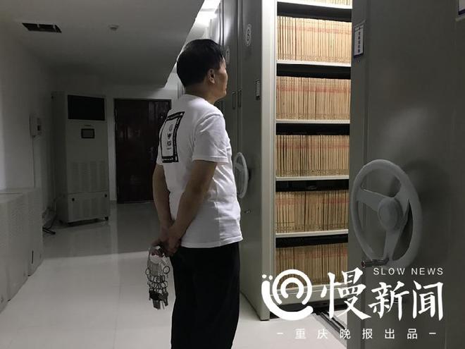 重庆退休民警郑朝友手里掌握的14万卷档案 是他能破案的LD乐