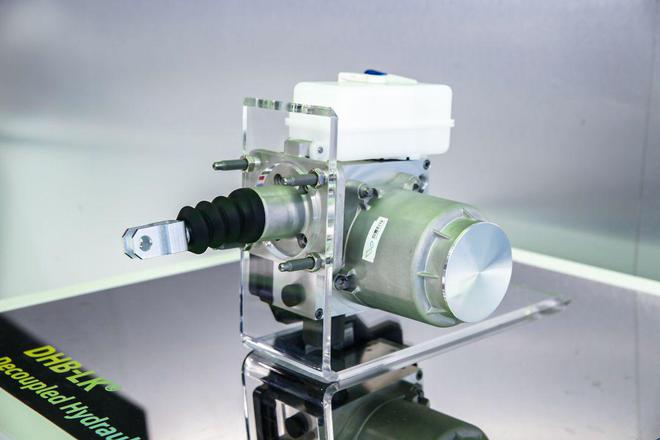 乐动体育 LD体育智能底盘创企利氪科技登上海车展发布线控悬架新品(图3)